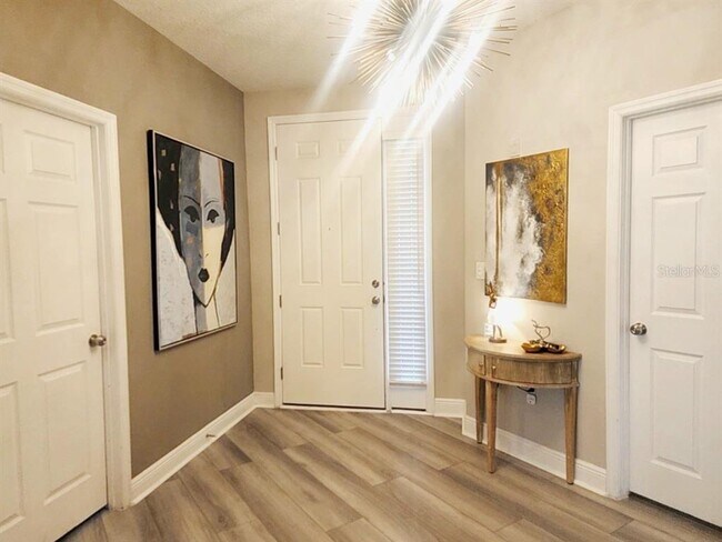 Foto del edificio - 7194 Key Haven Rd