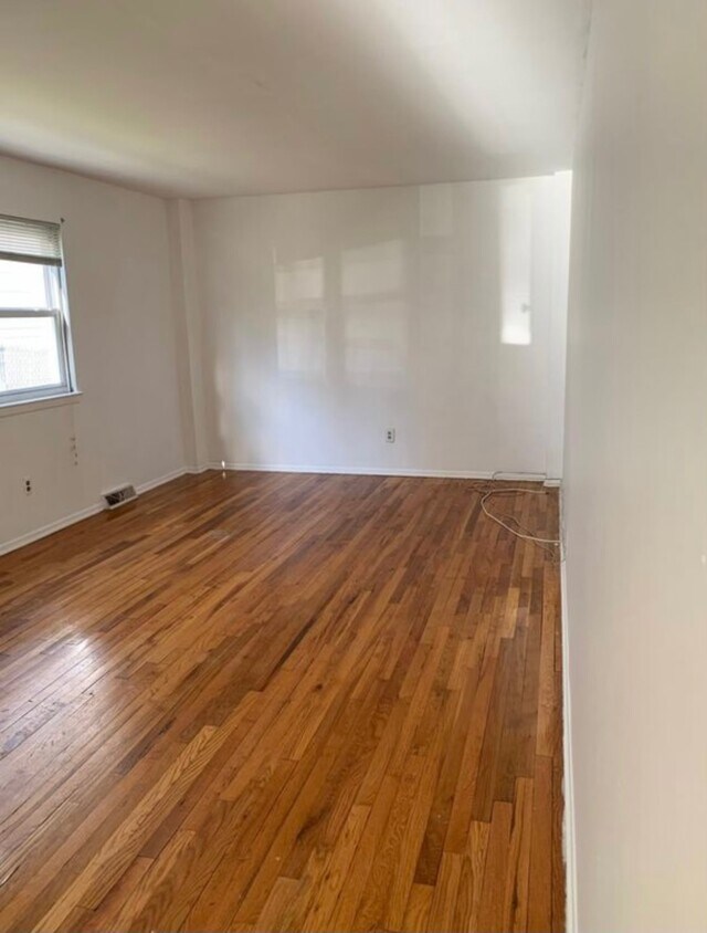 Primary Photo - 762 Woolley Ave