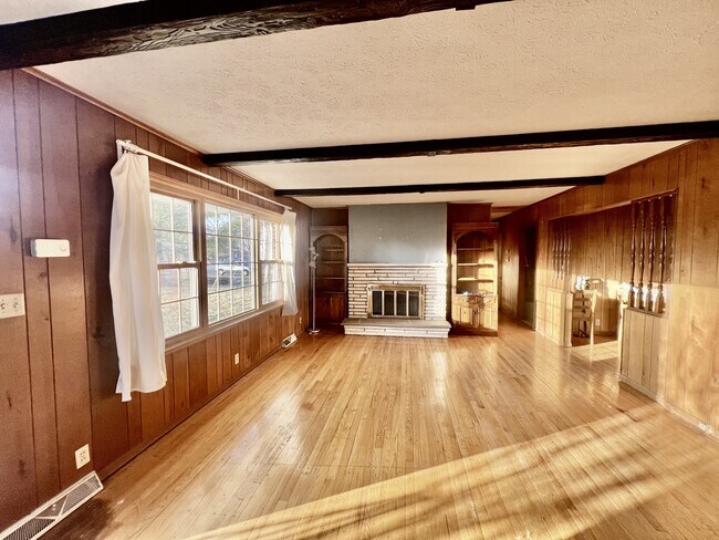 Foto del edificio - 3742 Dorothy Ln