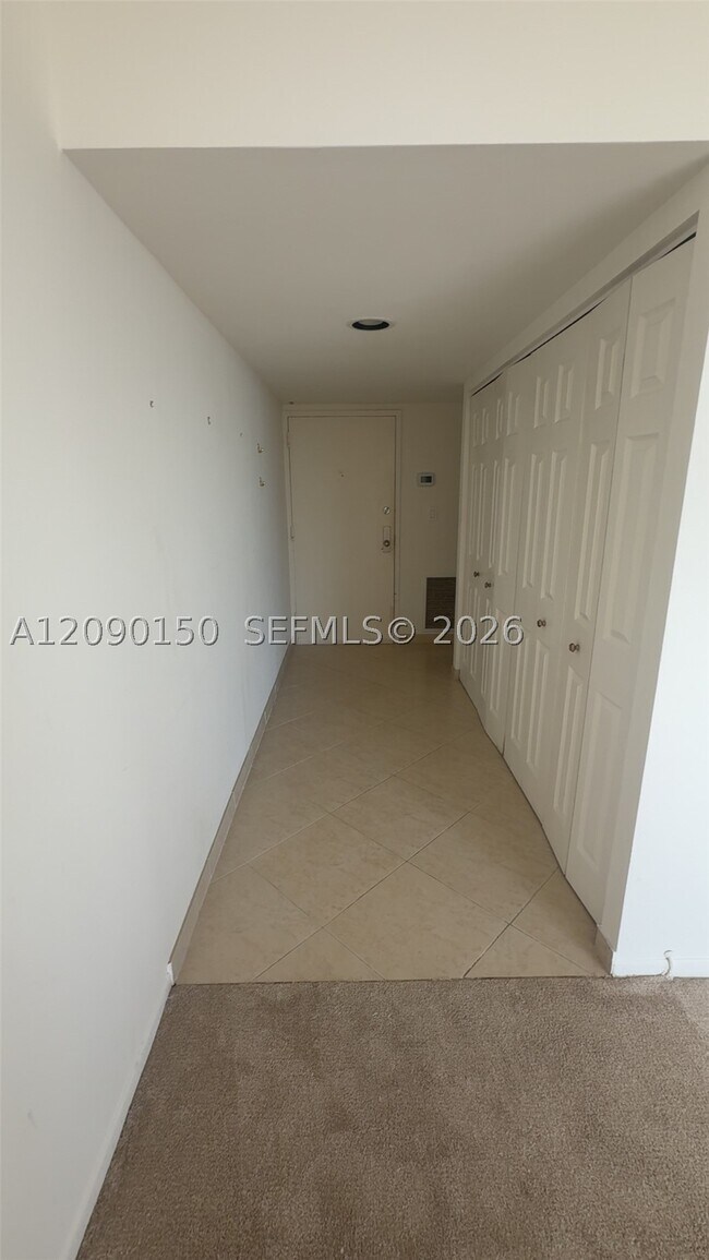Foto del edificio - 18181 NE 31st Ct