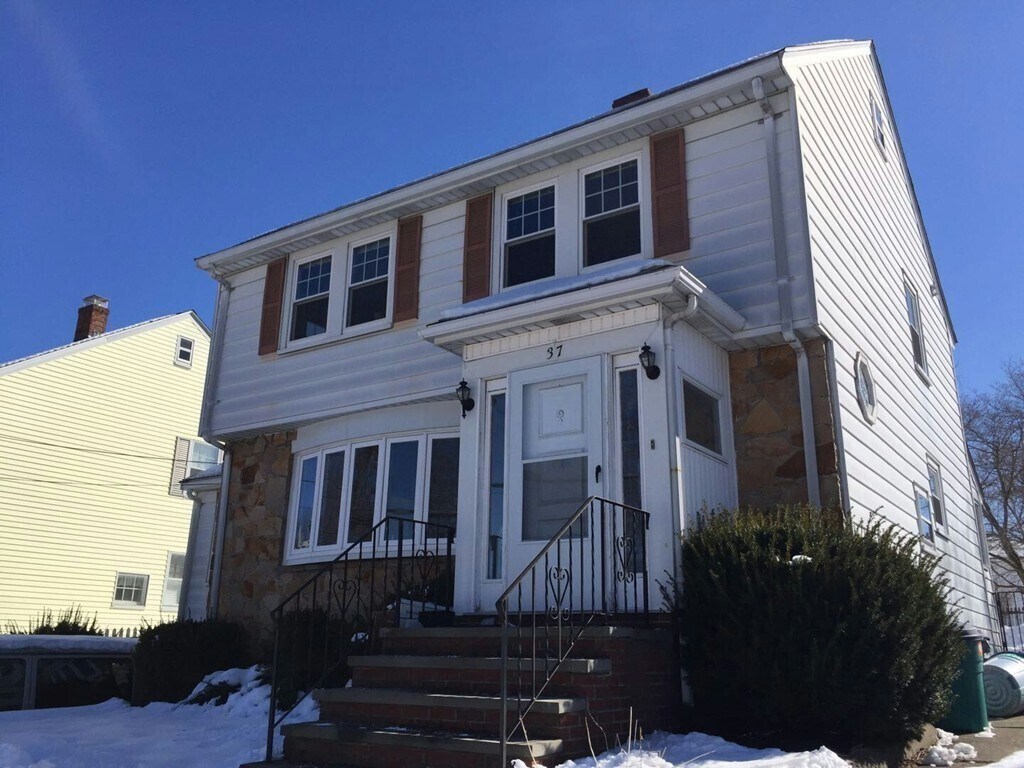Primary Photo - 37 Underwood St