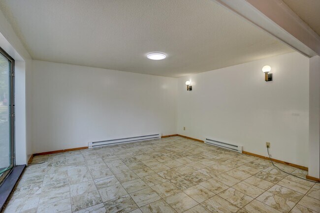 Foto del edificio - 12 Emery Ln