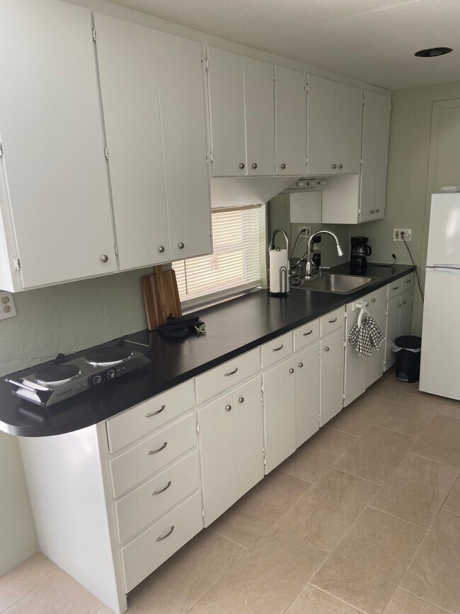Foto del edificio - 3255 Village Ln