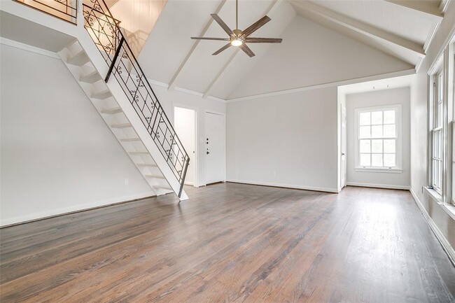 Building Photo - 404 Monticello Dr