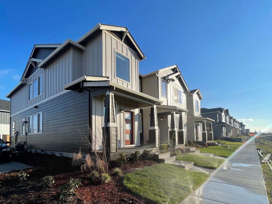 3823 SE Hematite Ln, Hillsboro, OR 97123 Townhome Rentals in