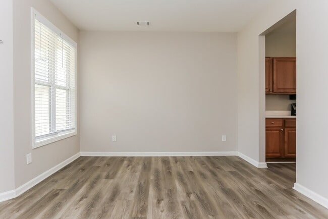 Building Photo - 1555 Persimmon Trace