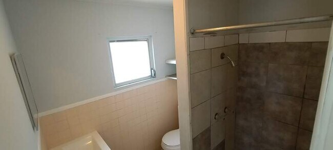 Building Photo - 138 Southland Ct