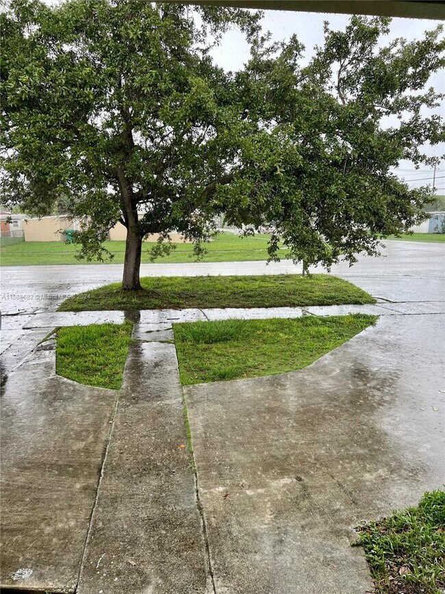 Building Photo - 14240 Madison St