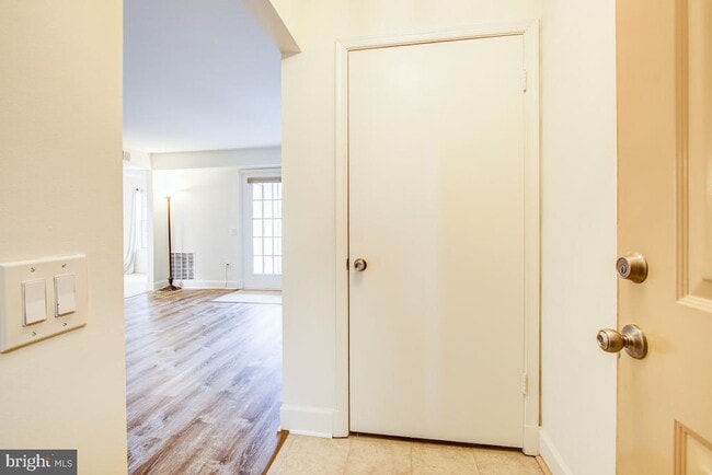 Building Photo - 20212 Shipley Terrace