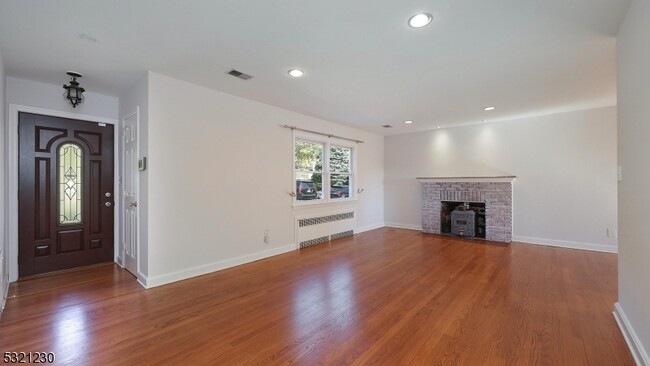 Foto del edificio - 2186 Washington Valley Rd