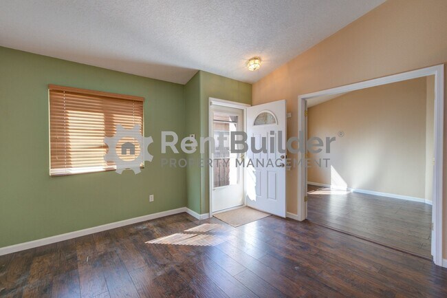 Building Photo - !!CALL US TODAY AT (505) 808-6467 TO SCHED...