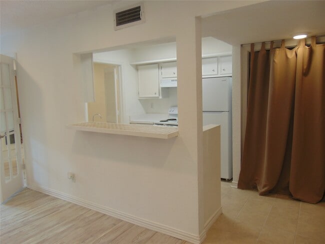 Foto del edificio - 3220 69th St