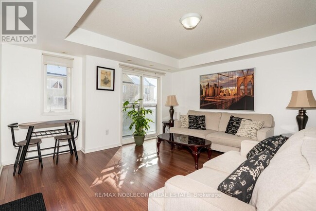 Building Photo - 4975 Southampton Dr