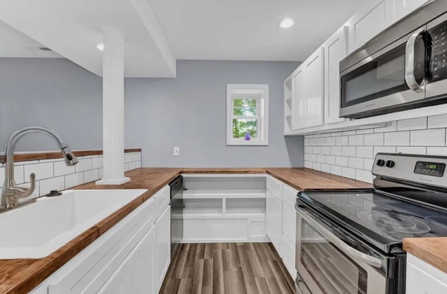 Foto del edificio - 4131 Wright Ave