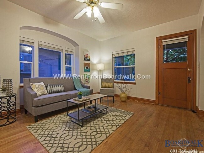 Building Photo - Charming Downtown 5 Bed Home Close to Uni!