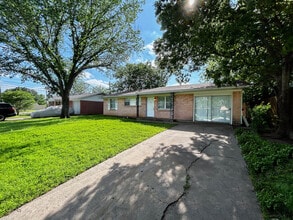 Building Photo - 3805 Atlas Dr