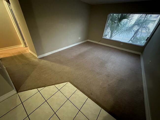 Building Photo - Green Tee - # 206