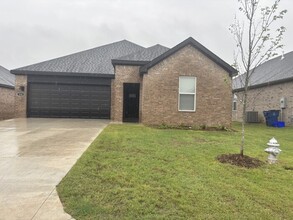 Building Photo - 310 Cain Trail