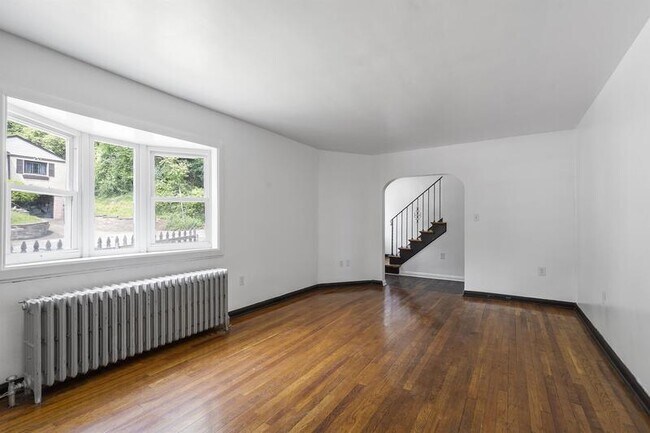 Foto del edificio - 5013 Stanton Ave