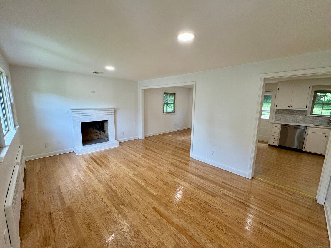 Foto principal - 30 Fairview Dr