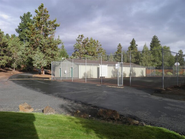 Building Photo - 1700 NE Wells Acres Rd