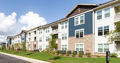 Promenade at Newnan Crossing Apartments Photo