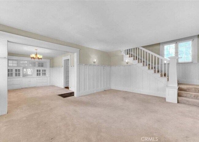 Foto del edificio - 563 Claremont Pl