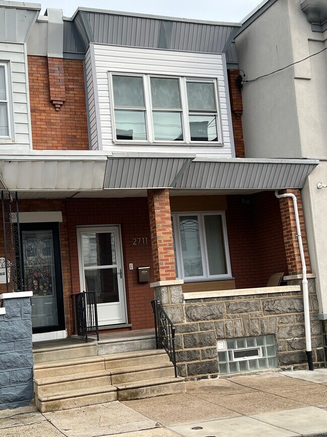 Foto del edificio - 2711 E Ontario St