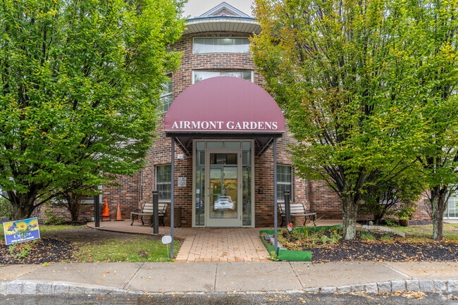 Entrada - Airmont Gardens 55+ Senior Apartments