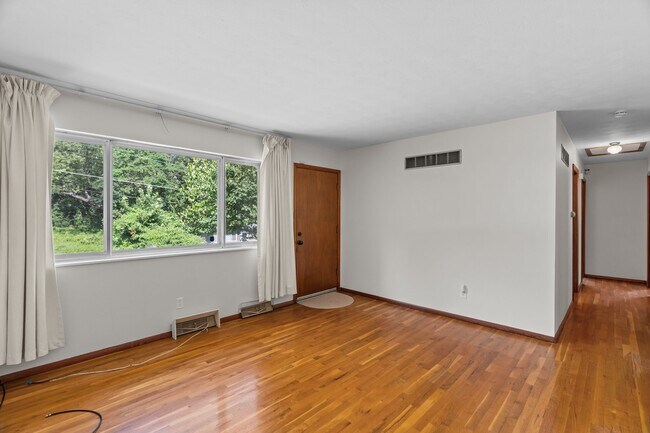Foto del edificio - 6138 Emerald Ave