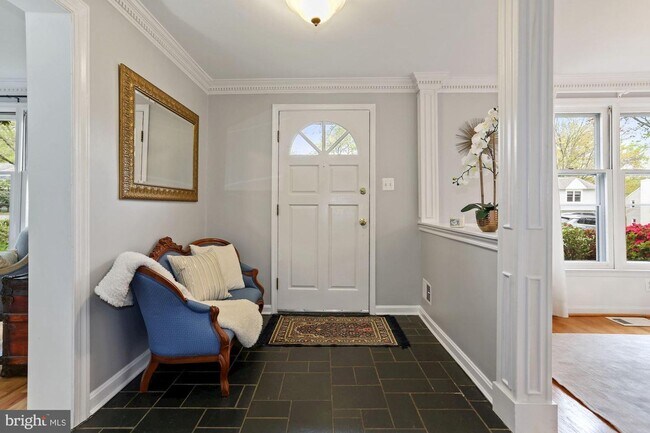 Building Photo - 6107 Holly Tree Dr