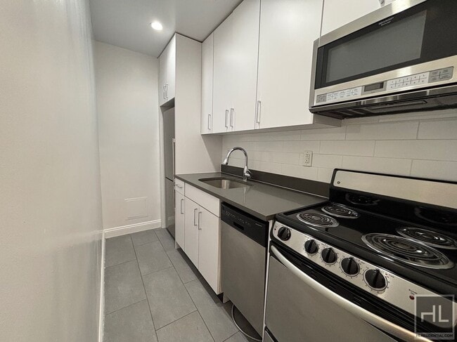 Building Photo - WEST 73 STREET