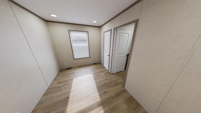 Building Photo - 5498 Toms Pl