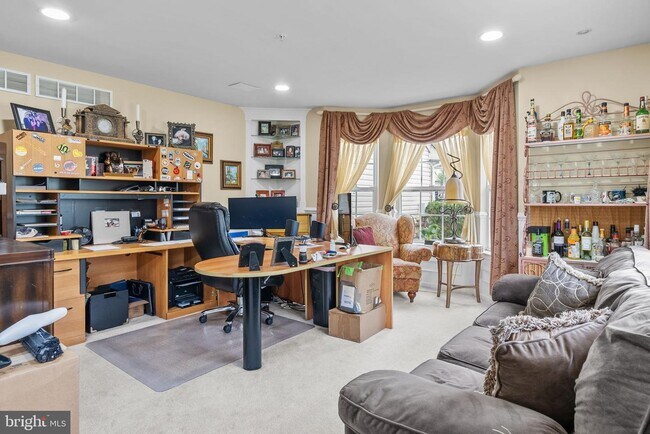 Foto del edificio - 1662 Mayfield Cir