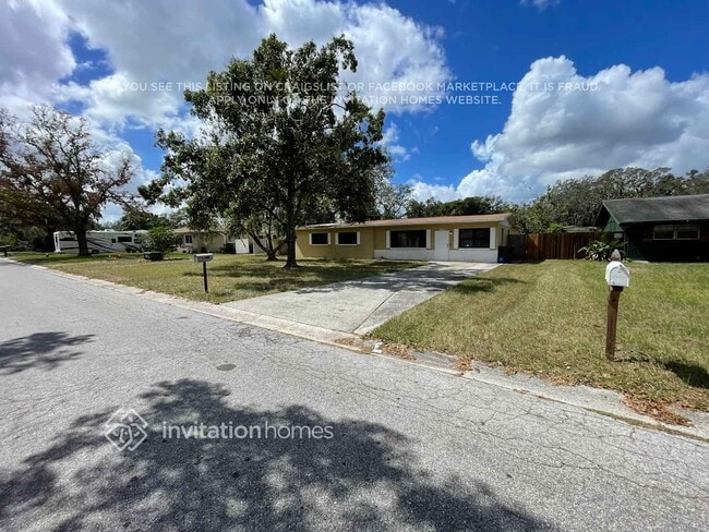 Building Photo - 8008 Pine Hill Dr
