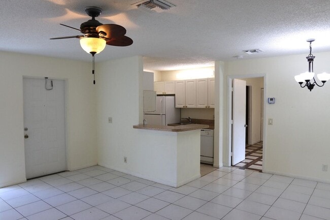 Building Photo - 20 Crossings Cir
