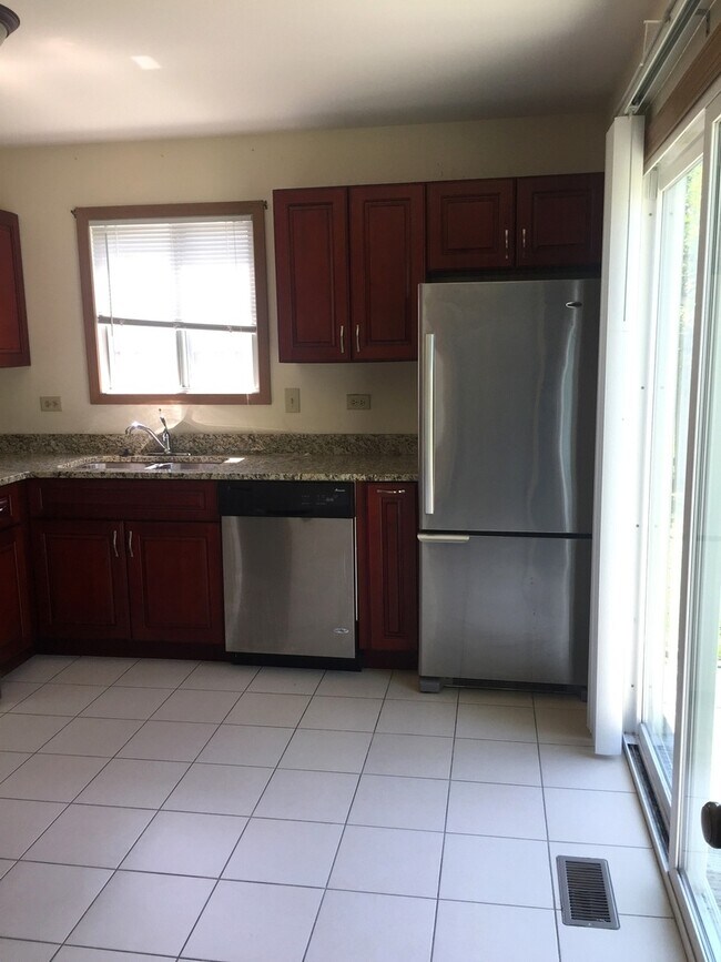 Building Photo - 1265 Andover Cir