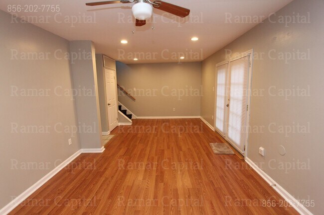 Building Photo - 3 Bedroom 1 Bath corner townhouse in Sickl...