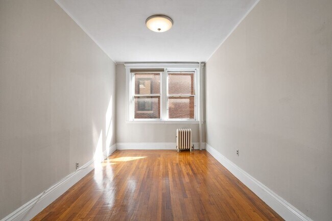 Building Photo - 282 Newbury St