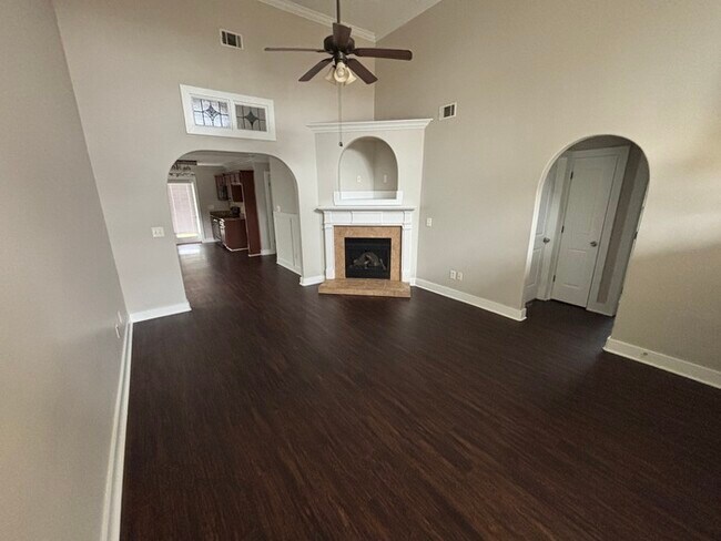 Foto del edificio - 108 Moss Stone Ln