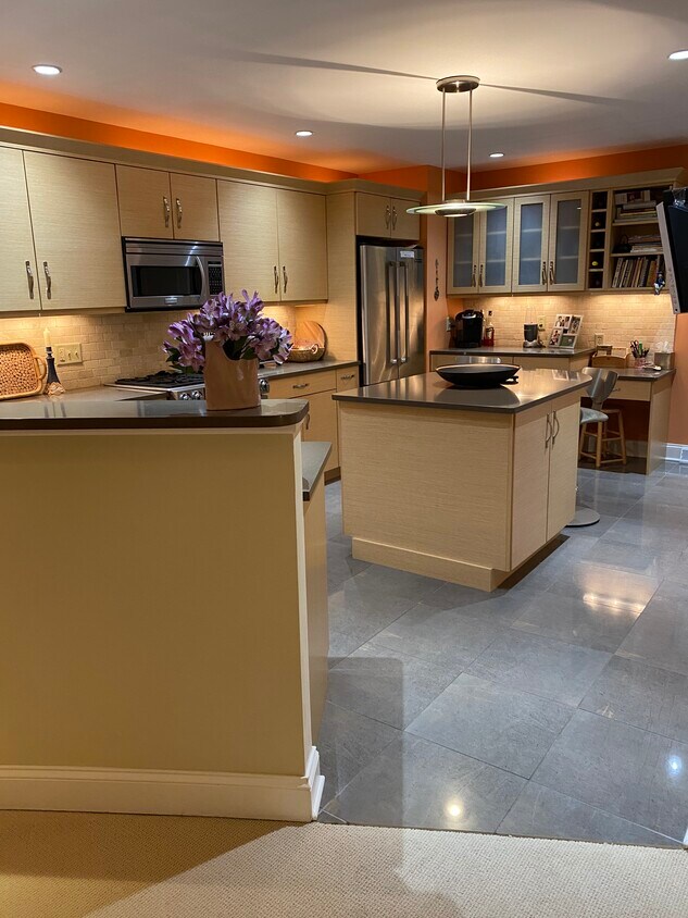 Primary Photo - 208 Old Pennsylvania Ave