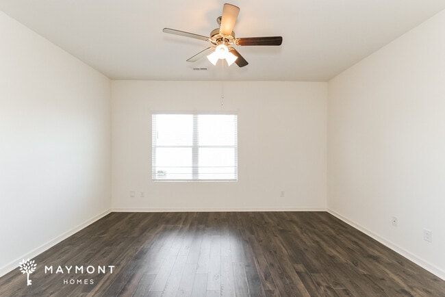 Building Photo - 5599 Timber Leaf Lp