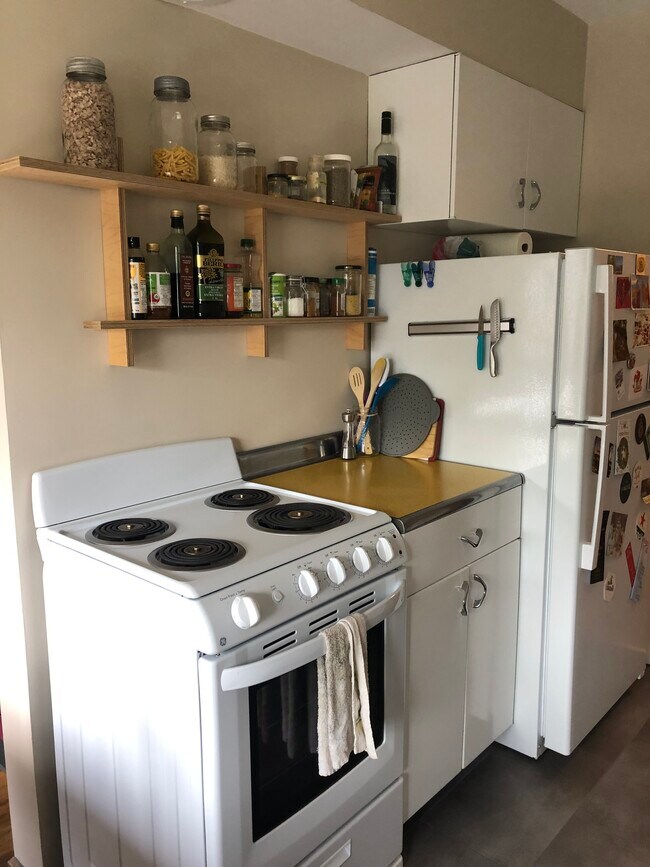 Appareils de cuisine modernisés - 131 18th St E
