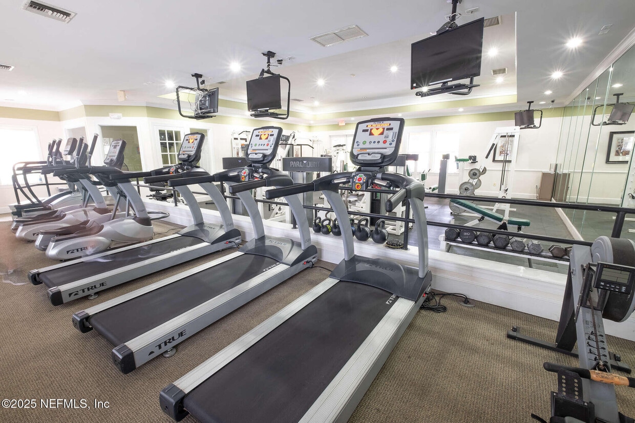 Foto principal - 10075 Gate Pkwy N