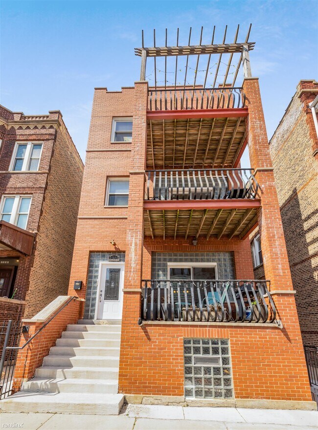 Foto del edificio - 3 br, 3 bath Condo - 2328 W Augusta Blvd