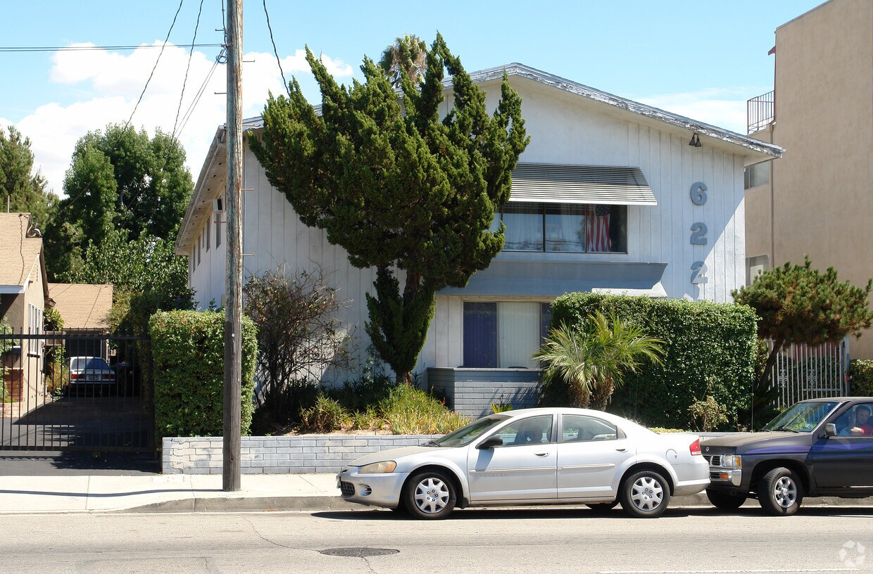 Building Photo - 6228 Whitsett Ave
