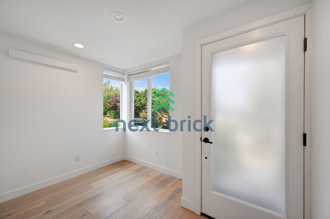 Foto del edificio - "Charming 2-Bed, 2-Bath Townhouse Retreat in Seattle – 1380 Sq Ft of Modern Comfort!"