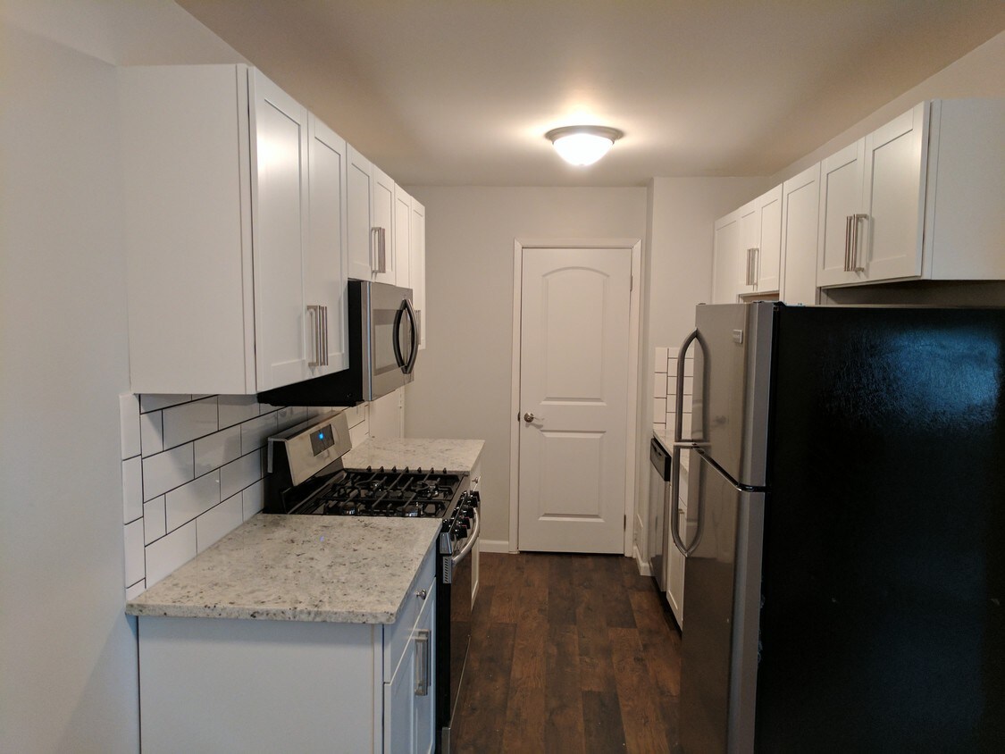 23751 Stonehenge Blvd, Novi, MI 48375 Condo for Rent in Novi, MI