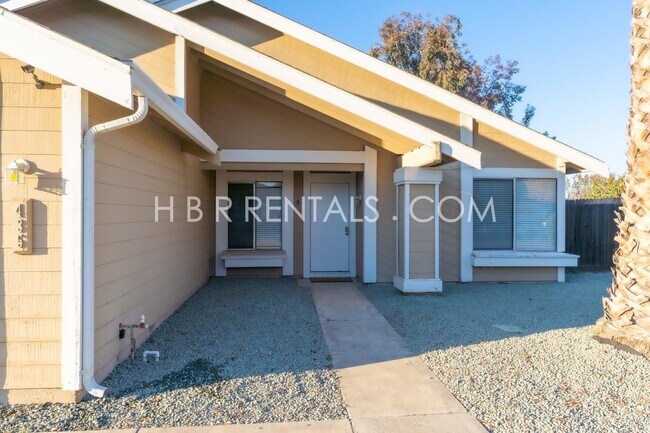 Foto del edificio - Single Story 3 Bedroom Tracy Rental Home!