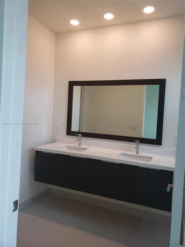 Foto del edificio - 10275 NW 66th St